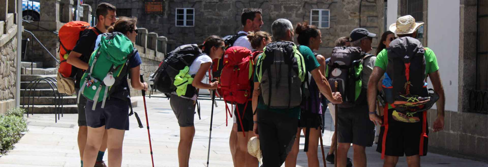 Peregrinos en un pais turisteando